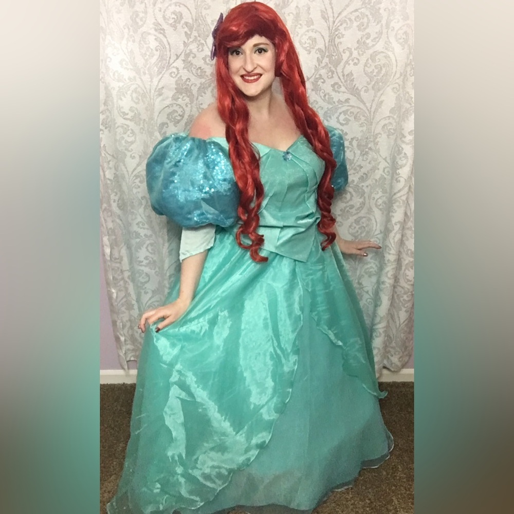Ariel/Little Mermaid Wig - Women’s - Picture 8 of 10